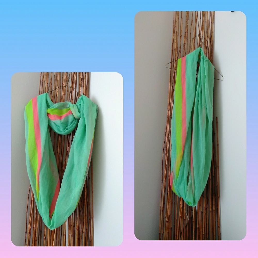 Loop scarfs